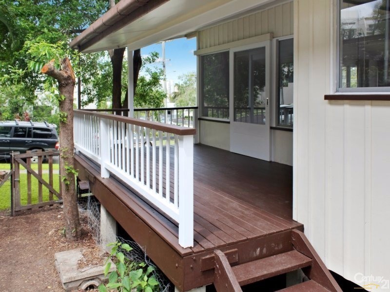 28 Meta Street, Mooloolaba QLD 4557