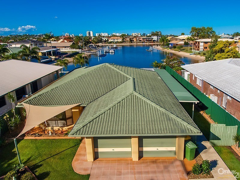 32 Amarina Avenue, Mooloolaba QLD 4557