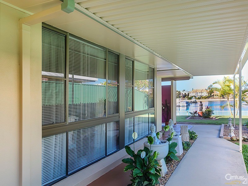 32 Amarina Avenue, Mooloolaba QLD 4557