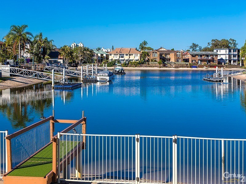 32 Amarina Avenue, Mooloolaba QLD 4557