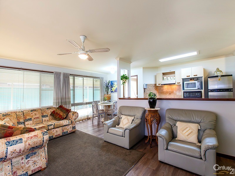 32 Amarina Avenue, Mooloolaba QLD 4557