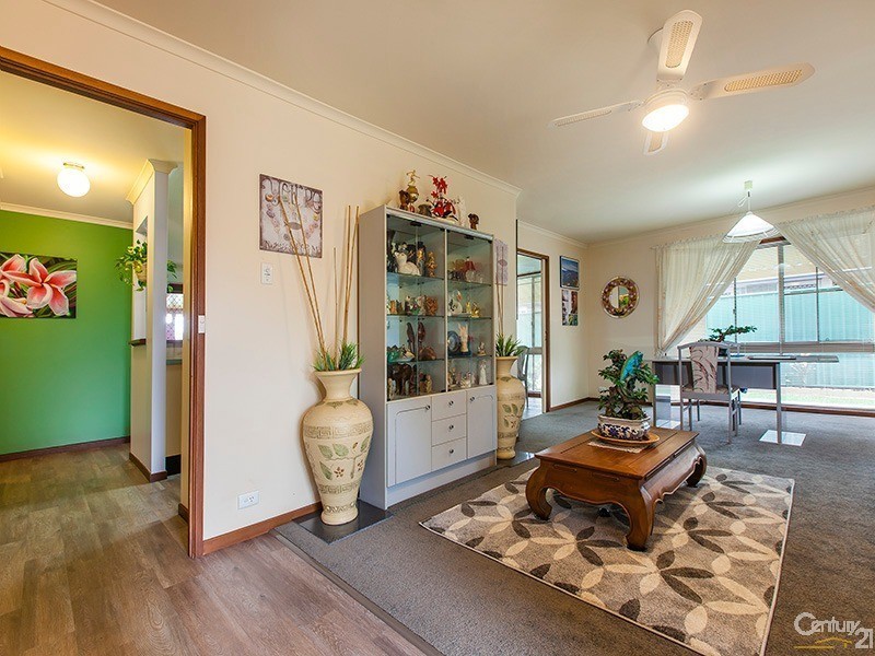32 Amarina Avenue, Mooloolaba QLD 4557
