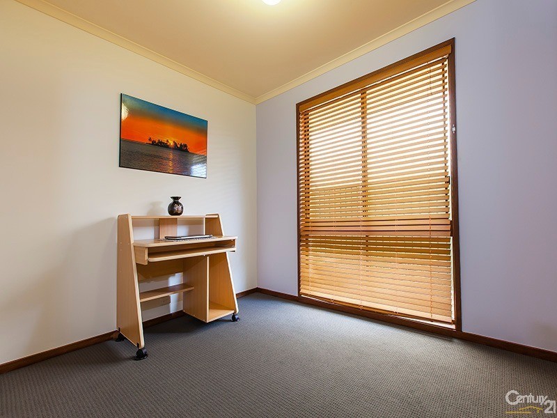 32 Amarina Avenue, Mooloolaba QLD 4557