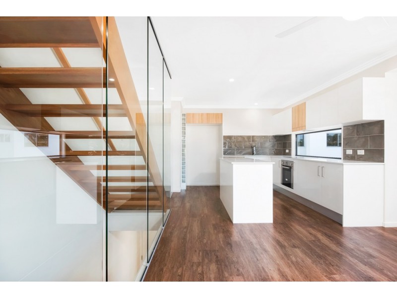 325-329 Bradman Avenue, Maroochydore QLD 4558