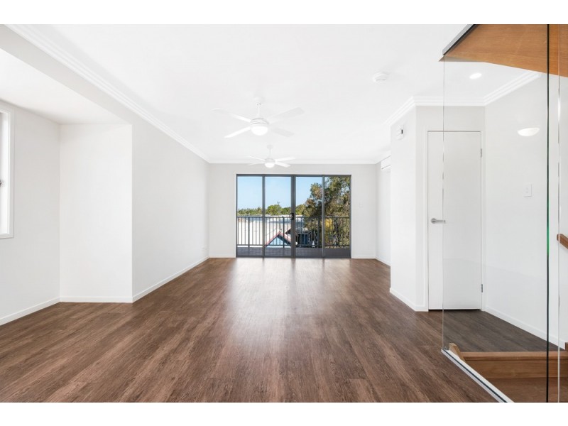 325-329 Bradman Avenue, Maroochydore QLD 4558