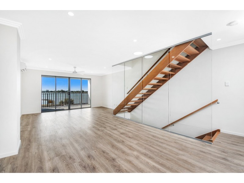 325-329 Bradman Avenue, Maroochydore QLD 4558