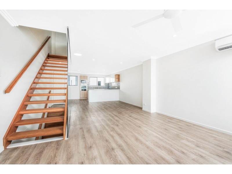 325-329 Bradman Avenue, Maroochydore QLD 4558