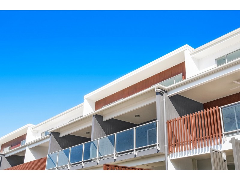 325-329 Bradman Avenue, Maroochydore QLD 4558