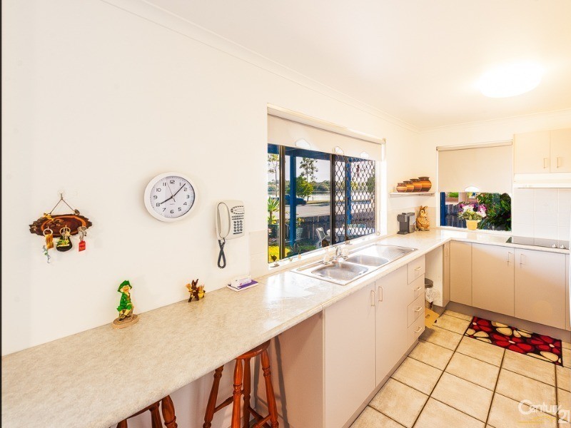 2/217 Bradman Avenue, Maroochydore QLD 4558