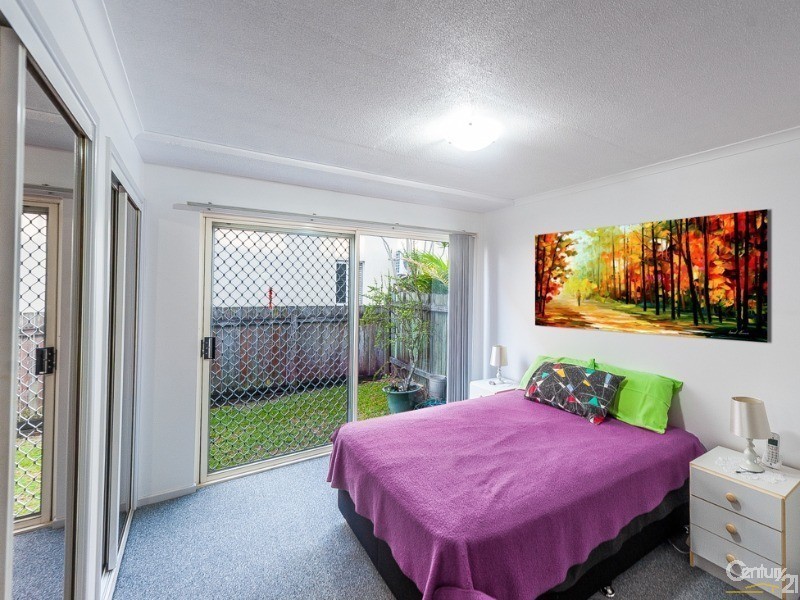 2/217 Bradman Avenue, Maroochydore QLD 4558