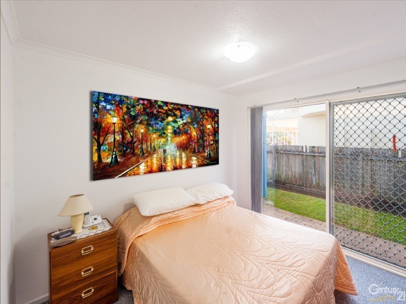 2/217 Bradman Avenue, Maroochydore QLD 4558