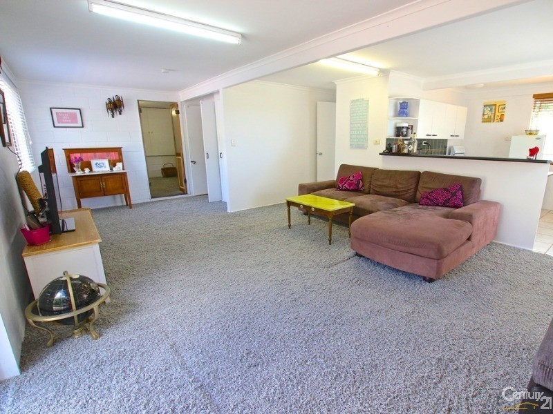 25 Hilltop Crescent, Maroochydore QLD 4558