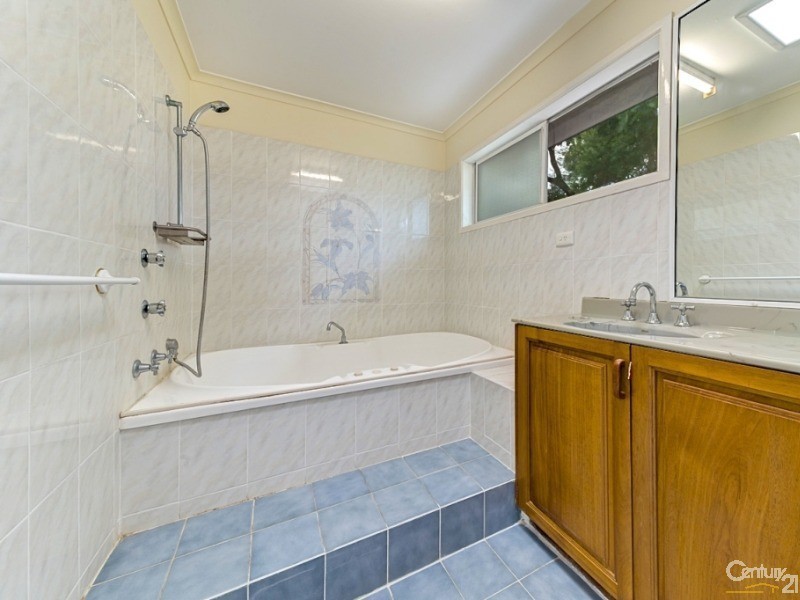 25 Hilltop Crescent, Maroochydore QLD 4558