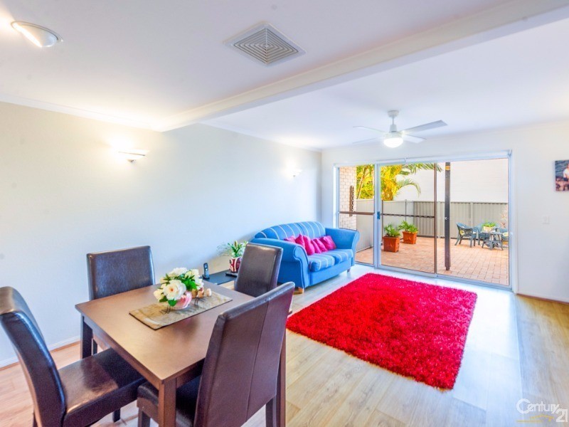 2/102-104 Broadwater Avenue, Maroochydore QLD 4558