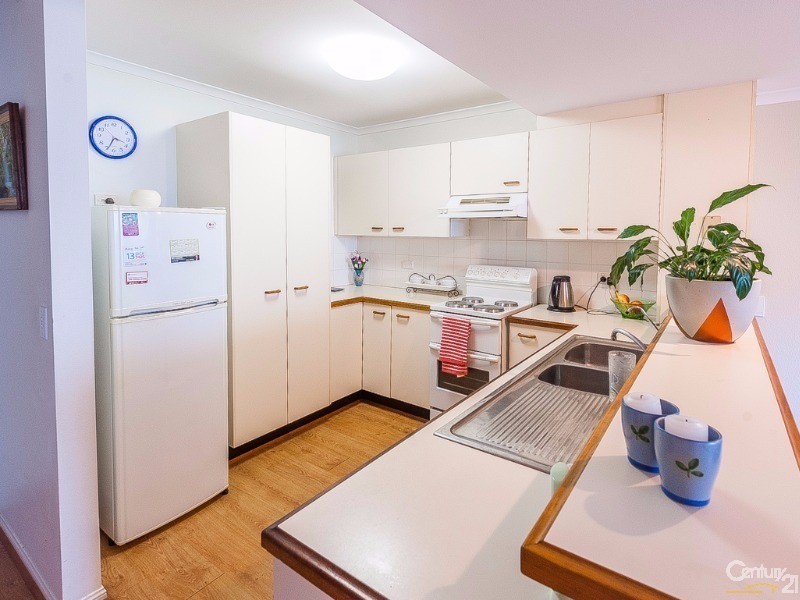 2/102-104 Broadwater Avenue, Maroochydore QLD 4558