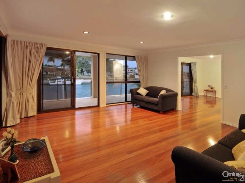 17 Coomaroo Crescent, Minyama QLD 4575
