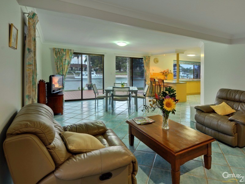 17 Coomaroo Crescent, Minyama QLD 4575