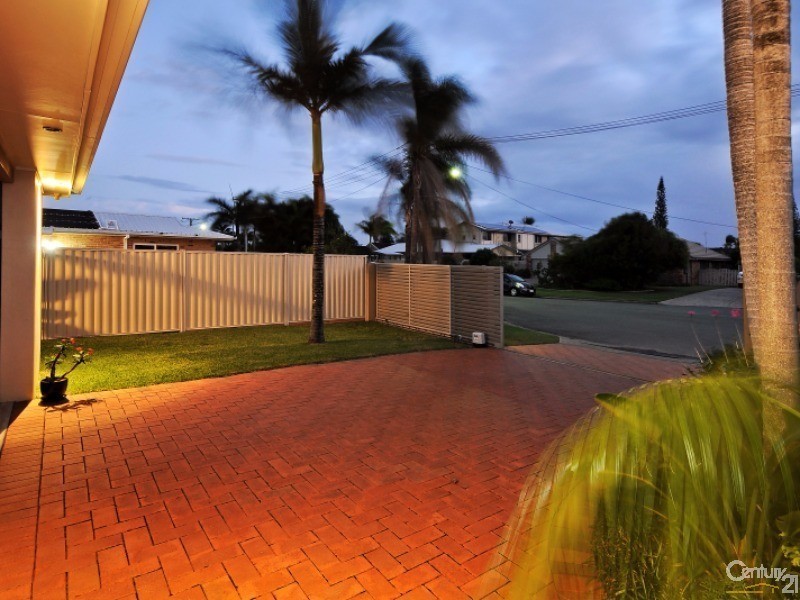 17 Coomaroo Crescent, Minyama QLD 4575