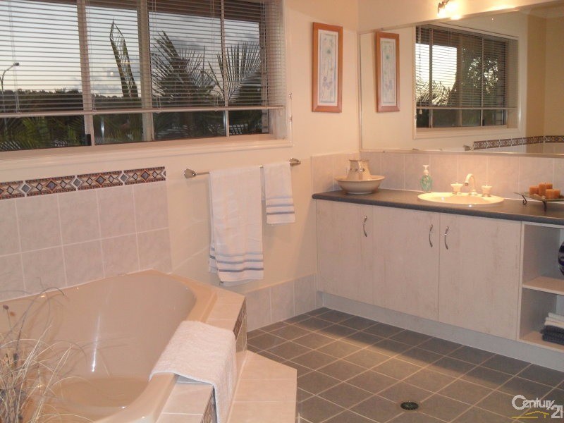 8  Adrian Close, Buderim QLD 4556