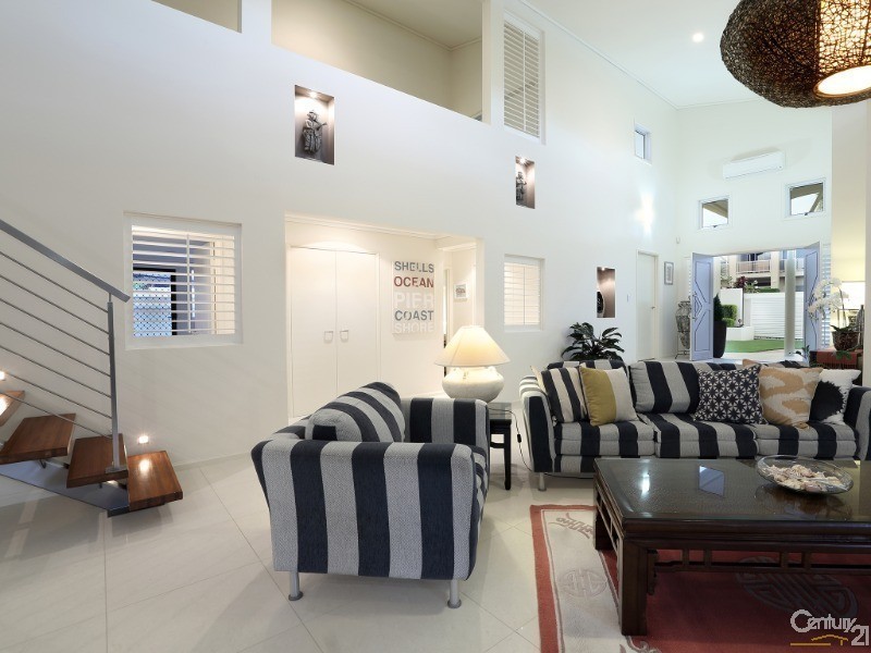 11 Aquarius Place, Alexandra Headland QLD 4572