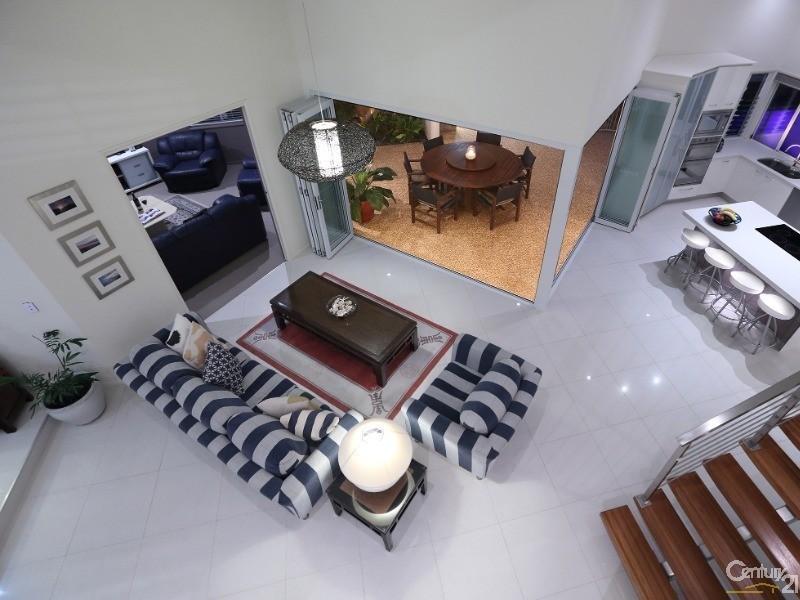 11 Aquarius Place, Alexandra Headland QLD 4572