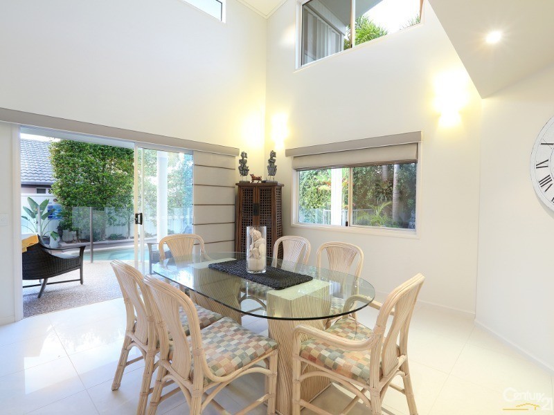 11 Aquarius Place, Alexandra Headland QLD 4572