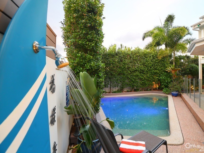 11 Aquarius Place, Alexandra Headland QLD 4572