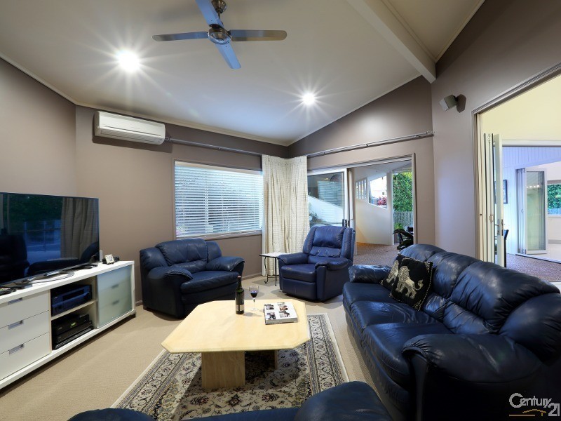 11 Aquarius Place, Alexandra Headland QLD 4572