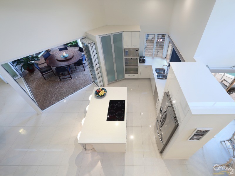 11 Aquarius Place, Alexandra Headland QLD 4572