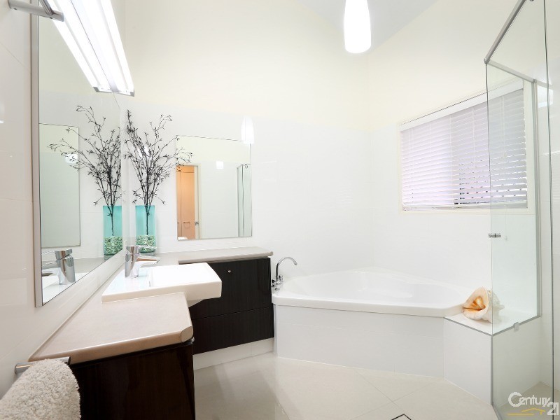 11 Aquarius Place, Alexandra Headland QLD 4572