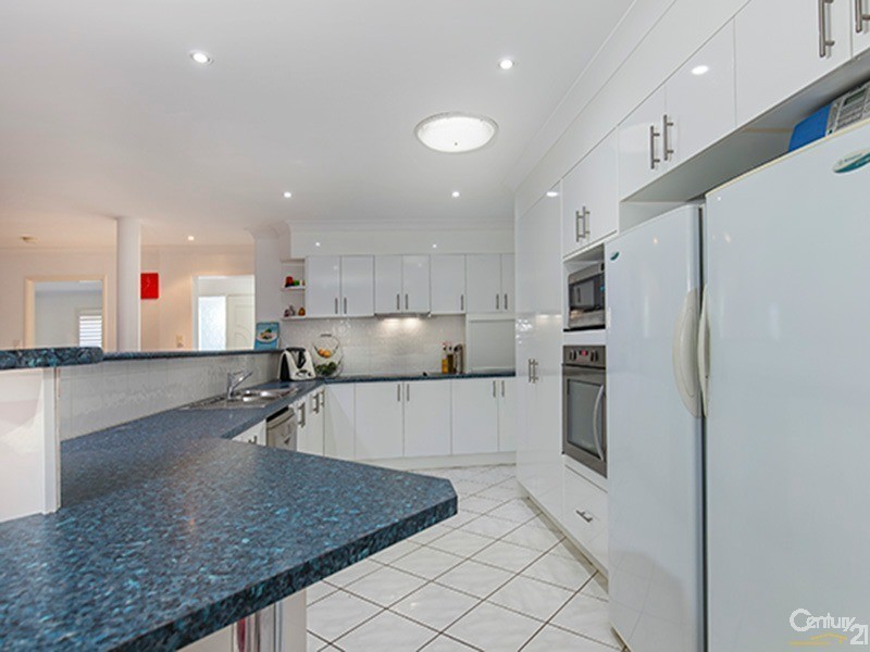 16 Mountain Ash Drive, Mountain Creek QLD 4557