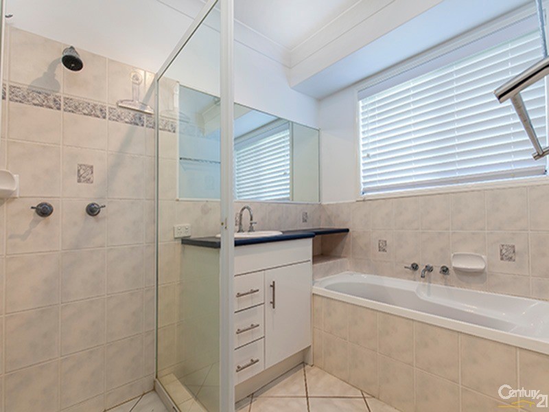 16 Mountain Ash Drive, Mountain Creek QLD 4557