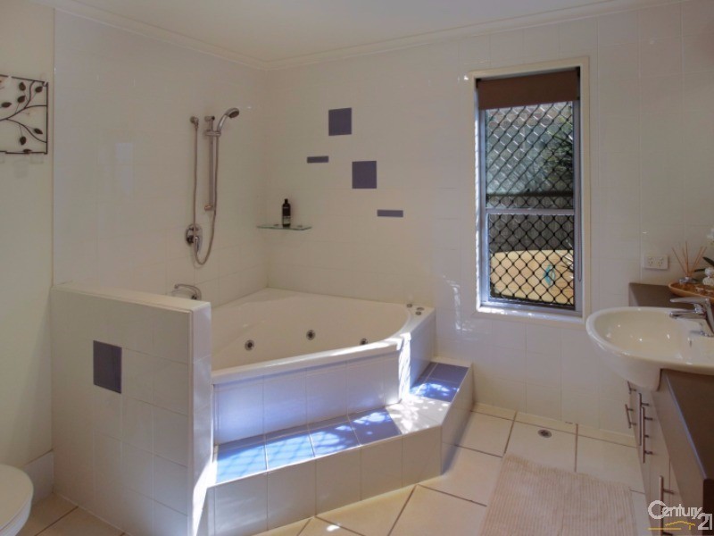 432 Oceanic Drive South, Wurtulla QLD 4575