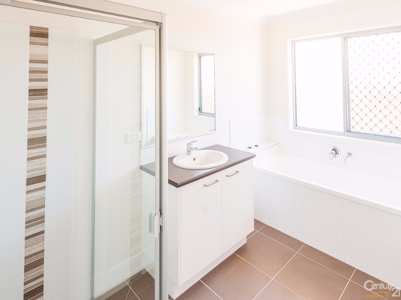 13 Bribie Place, Mountain Creek QLD 4557