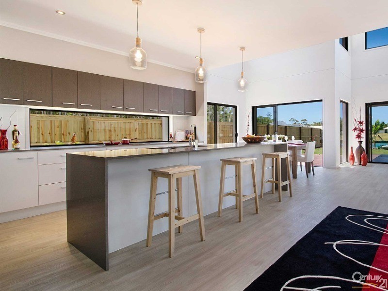 3 Bond Street, Pelican Waters QLD 4551