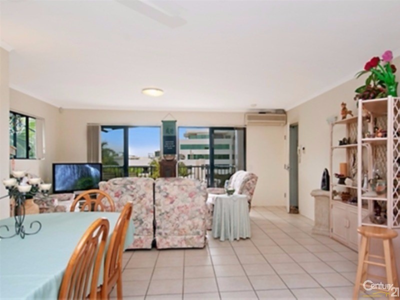 6/77 Memorial Avenue, Maroochydore QLD 4558