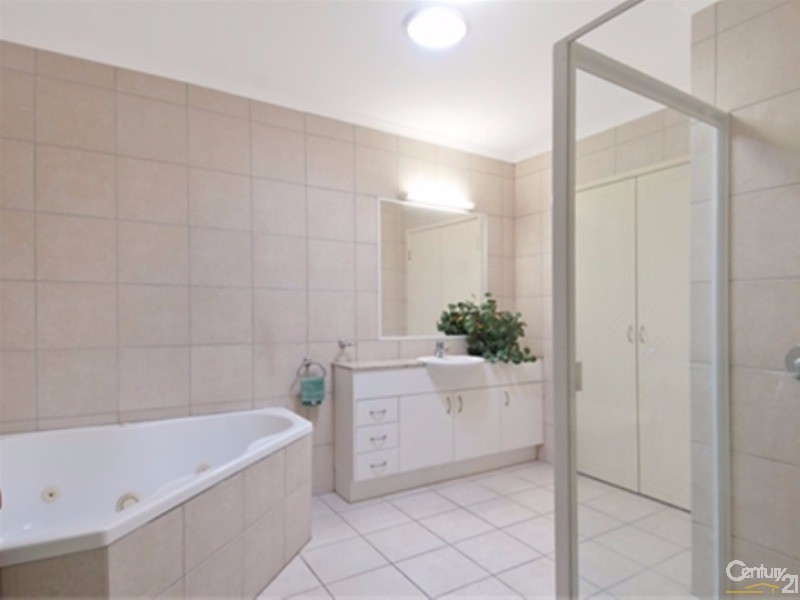6/77 Memorial Avenue, Maroochydore QLD 4558
