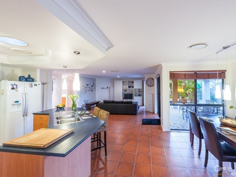 6 Quillback Court, Mountain Creek QLD 4557