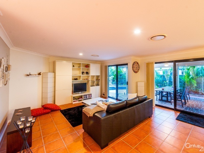 6 Quillback Court, Mountain Creek QLD 4557