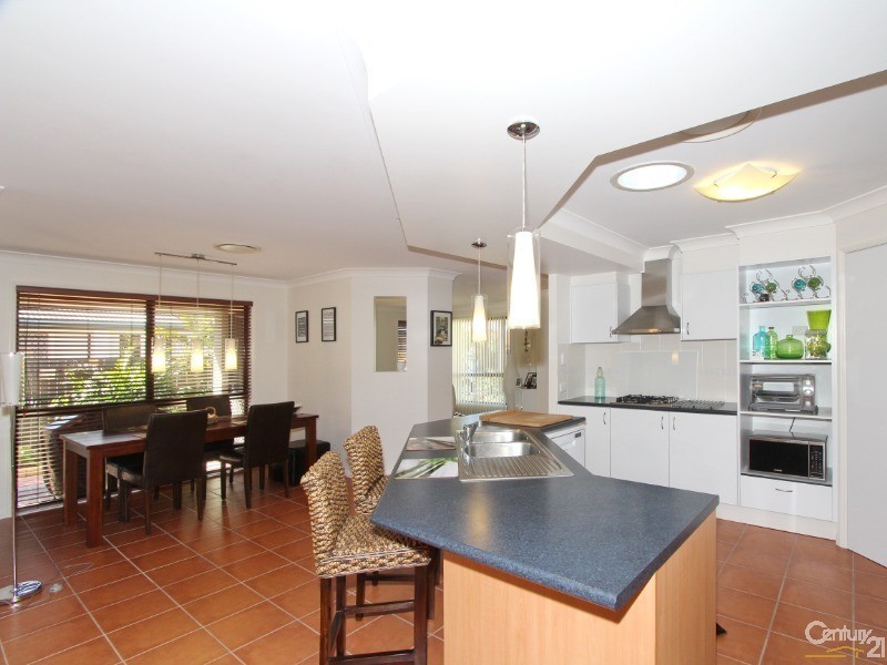 6 Quillback Court, Mountain Creek QLD 4557