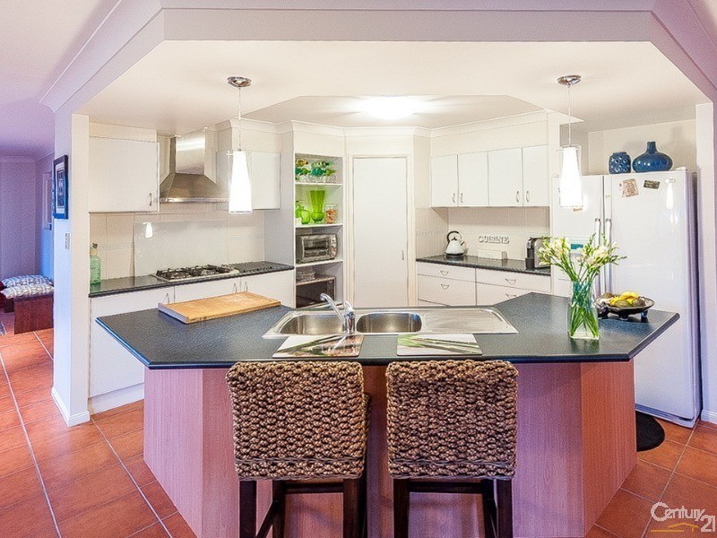 6 Quillback Court, Mountain Creek QLD 4557