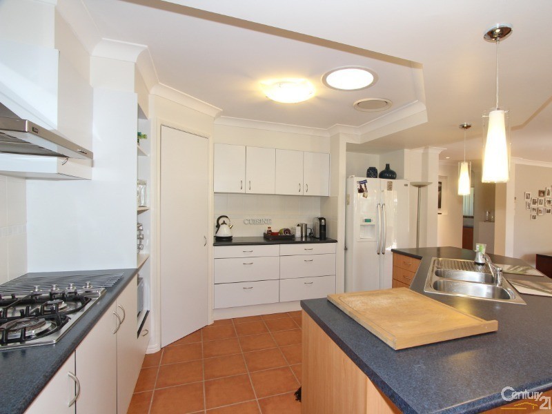 6 Quillback Court, Mountain Creek QLD 4557