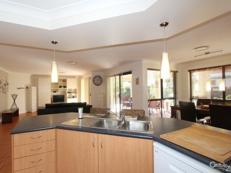 6 Quillback Court, Mountain Creek QLD 4557