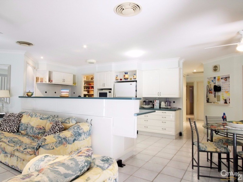 3 Redbud Court, Mountain Creek QLD 4557
