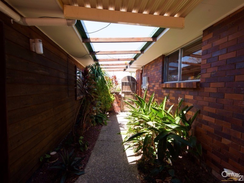 12 Tombarra Street, Mooloolaba QLD 4557