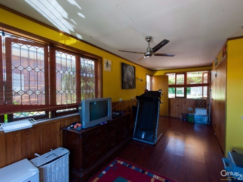 12 Tombarra Street, Mooloolaba QLD 4557