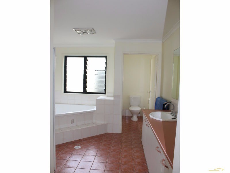 16 Waterlilly Place, Twin Waters QLD 4564