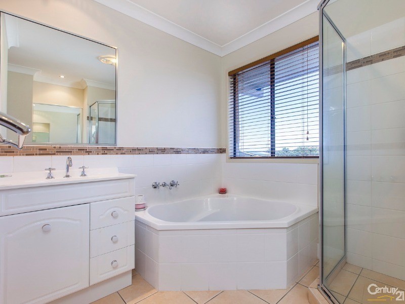 8 Coho Court, Mountain Creek QLD 4557