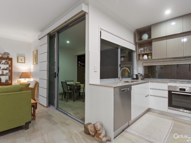 2/14 Richards Street, Maroochydore QLD 4558