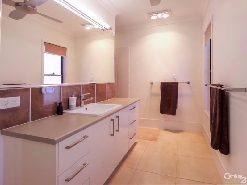 7 Tulleen Place, Maroochydore QLD 4558